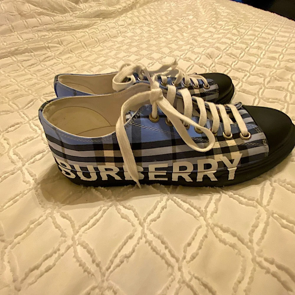 Vintage Burberry Size 11 - Picture 1 of 3